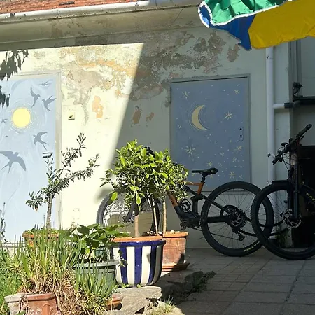 Danube Atelier - The Garden * Rossatz